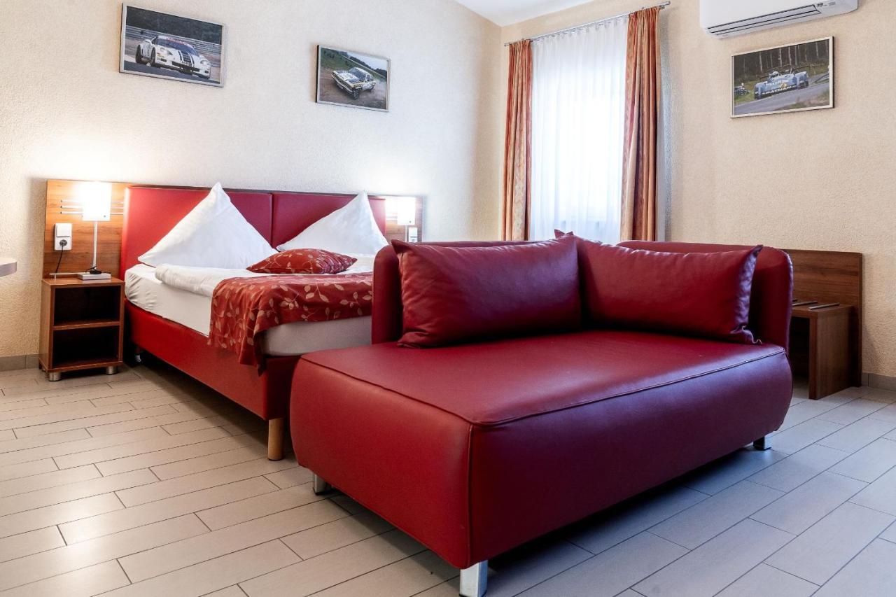 Land-Gut-Hotel Am Ring Meuspath Exteriér fotografie