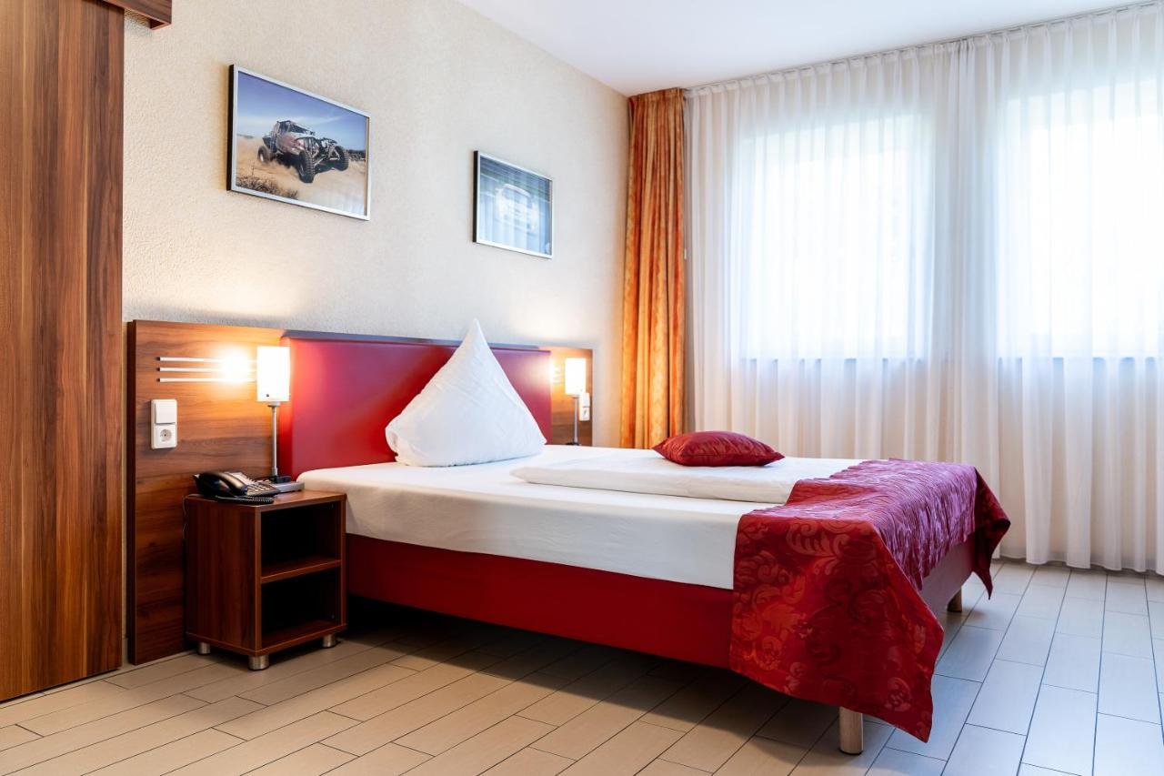 Land-Gut-Hotel Am Ring Meuspath Exteriér fotografie