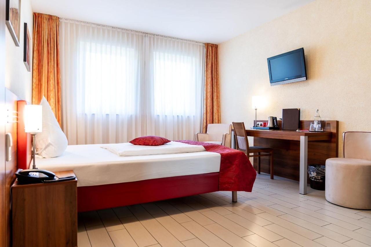 Land-Gut-Hotel Am Ring Meuspath Exteriér fotografie